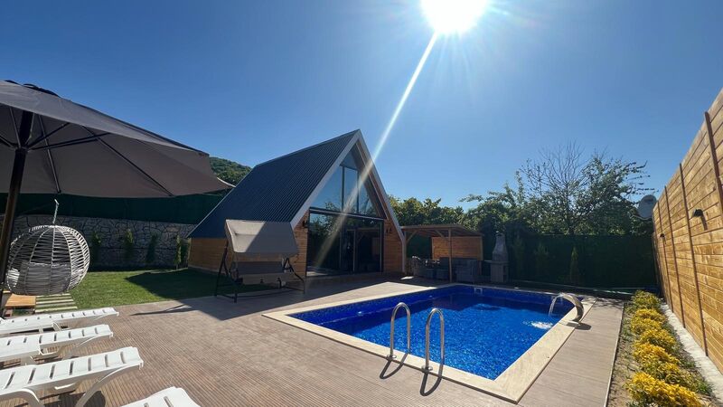 "Vivavera Bungalow",