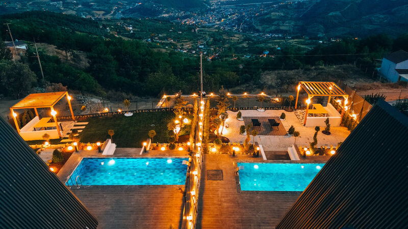 "Geyve Sun Valley Bungalow",